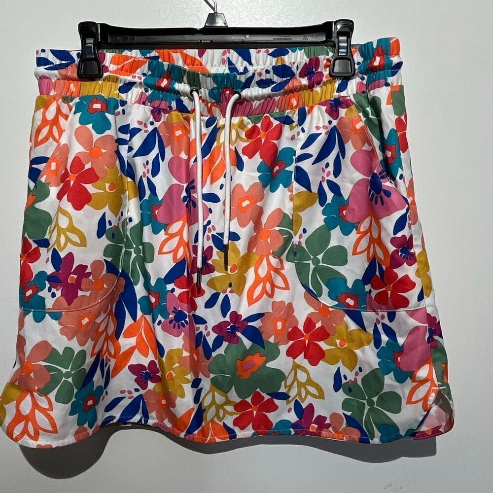 St. John’s Bay Women’s Skort Short Mid Rise Petite White Floral Size Small